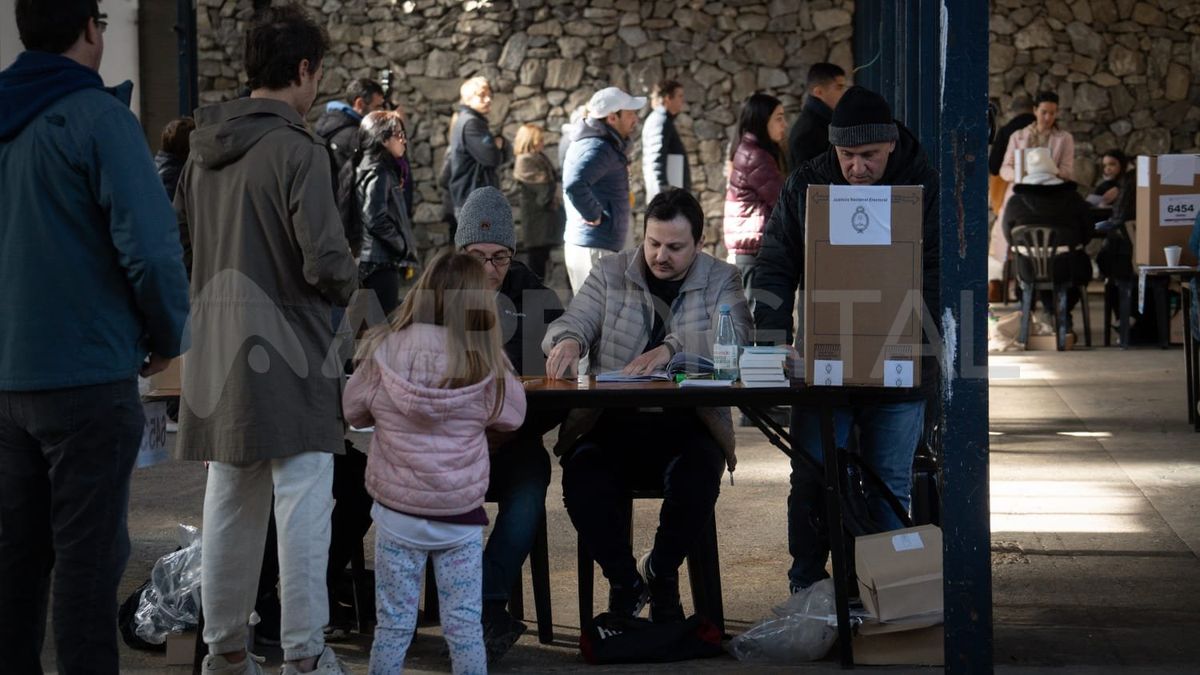 En algunas escuelas de CABA las demoras llegaron a ser de tres horas