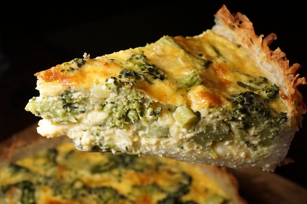 Tarta de br&oacute;coli para un almuerzo saludable.