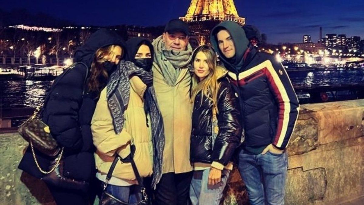 Marcelo Tinelli tiene cinco hijos.