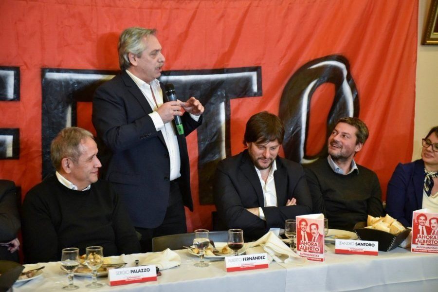 Alberto Fernández se reunió con dirigentes radicales: “Yo también soy el resultado de Alfonsín”