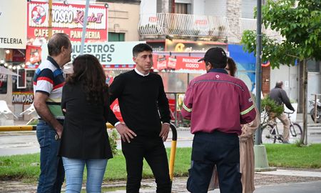 La iniciativa del senador Paco Garibaldi busca que se exima a los contribuyentes vinculados al sector comercial del pago de algunos tributos nacionales y provinciales. La iniciativa del senador Paco Garibaldi busca que se exima a los contribuyentes vinculados al sector comercial del pago de algunos tributos nacionales y provinciales.