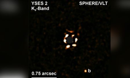 Exoplaneta YSES 2b (abajo) y su estrella (centro) | Alexander Bohn. Exoplaneta YSES 2b (abajo) y su estrella (centro) | Alexander Bohn.