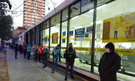 Este lunes comenzó el cobro del IFE para quienes no accedieron al beneficio en la primera etapa. Este lunes comenzó el cobro del IFE para quienes no accedieron al beneficio en la primera etapa.