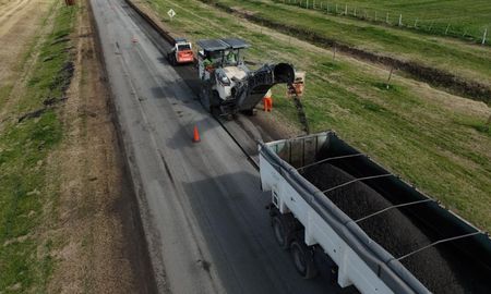 Avanza a buen ritmo la repavimentación de la Ruta 10 entre Pilar y Nuevo Torino. Avanza a buen ritmo la repavimentación de la Ruta 10 entre Pilar y Nuevo Torino.
