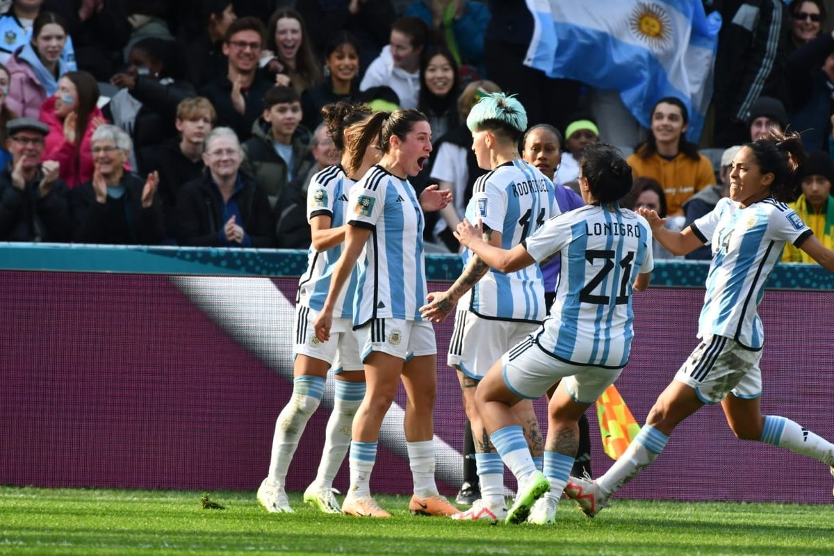 Argentina lo remontó pero no alcanzó: fue 2-2 contra Sudáfrica Argentina lo remontó pero no alcanzó: fue 2-2 contra Sudáfrica