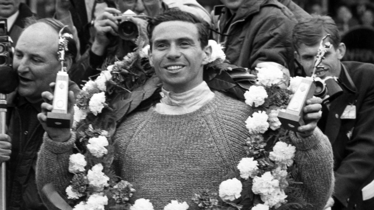 El sábado 10 de julio de 1965, Clark ganó el GP de Gran Bretaña, en el circuito de Silverstone. A esta carrera la ganaría cinco veces; a los GP de Bélgica, en Spa-Francorchamps, y de Holanda, en Zandvoort, en cuatro ocasiones cada uno y, al GP de Estados Unidos (en Watkins Glen), en tres oportunidades. El sábado 10 de julio de 1965, Clark ganó el GP de Gran Bretaña, en el circuito de Silverstone. A esta carrera la ganaría cinco veces; a los GP de Bélgica, en Spa-Francorchamps, y de Holanda, en Zandvoort, en cuatro ocasiones cada uno y, al GP de Estados Unidos (en Watkins Glen), en tres oportunidades.