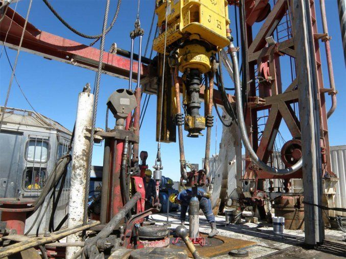 Las medidas buscan incentivar proyectos que reactiven equipos y pozos en zonas maduras, incrementen la producción de hidrocarburos convencionales, mejoren la eficiencia operativa y mantengan el nivel de empleo directo e indirecto vinculado a la industria energética. Las medidas buscan incentivar proyectos que reactiven equipos y pozos en zonas maduras, incrementen la producción de hidrocarburos convencionales, mejoren la eficiencia operativa y mantengan el nivel de empleo directo e indirecto vinculado a la industria energética.