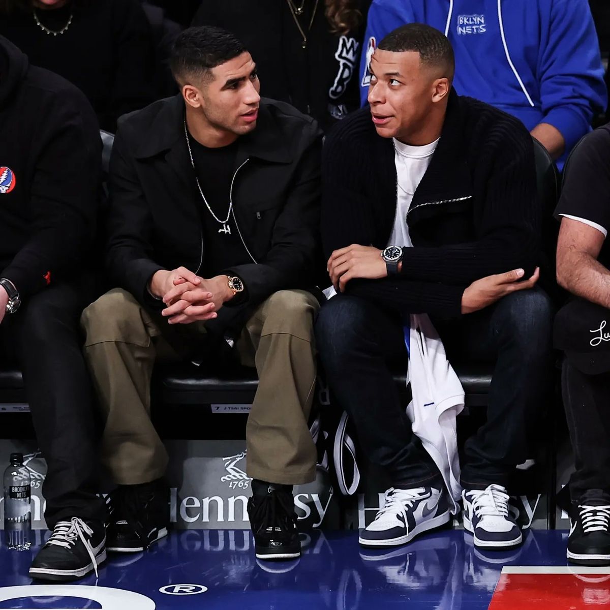 Kylian Mbappé y Achraf Hakimi hicieron un vuelo relámpago a Estados Unidos para ver un partido de la NBA.