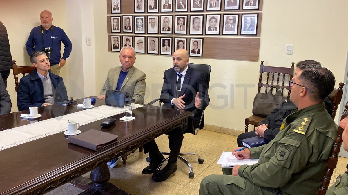 Claudio Brilloni mantuvo una reunión con funcionarios de Laguna Paiva y de Seguridad.