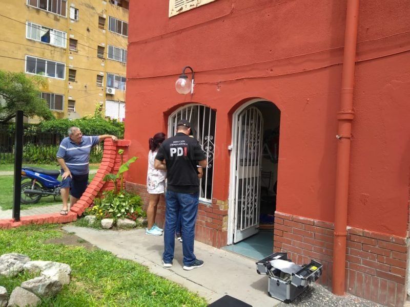 Abrió su peluquería hace dos meses y le robaron 25 mil pesos