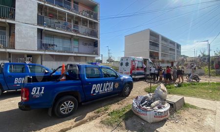 Incendio en el monoblock 1 de Barranquitas oeste: un hombre internado con quemaduras de primer y segundo grado. Incendio en el monoblock 1 de Barranquitas oeste: un hombre internado con quemaduras de primer y segundo grado.