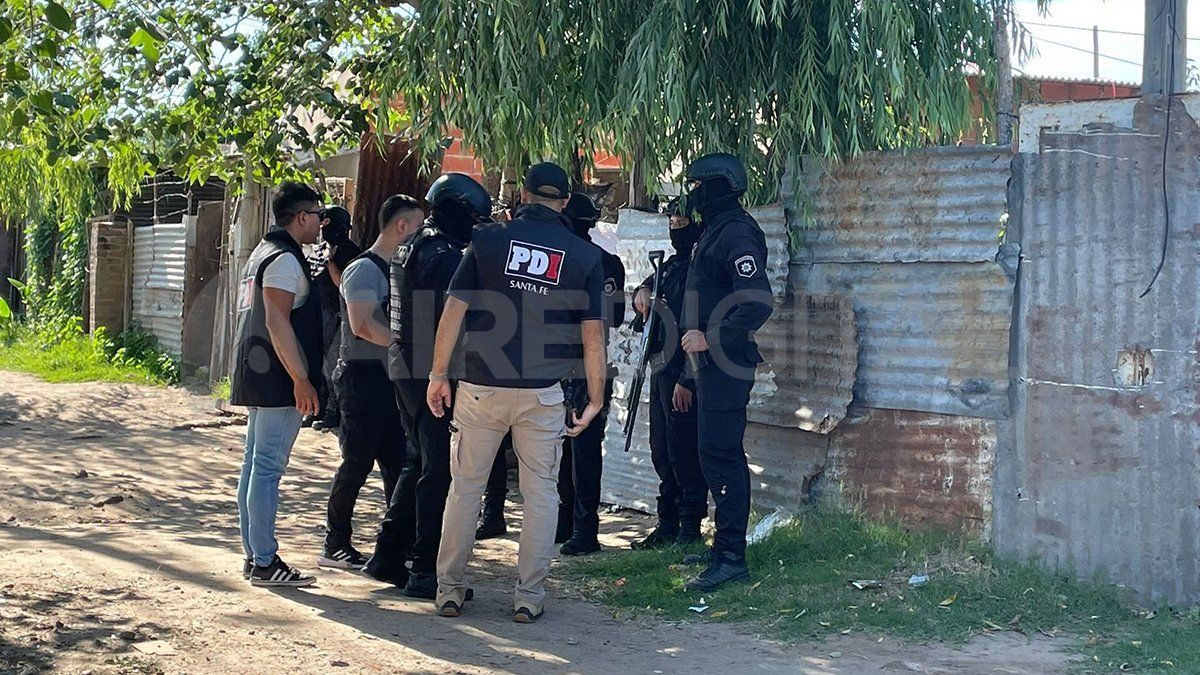 Policías de la PDI irrumpieron con grupos de tácticos para neutralizar los domicilios.&nbsp;