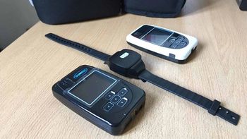 La tobillera electrónica dual que se implementará en Santa Fe para monitorear en tiempo real al agresor en casos de violencia de género.