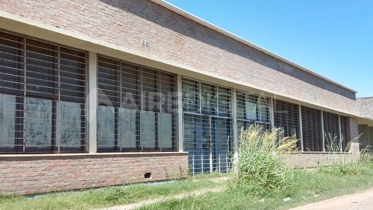 Los delincuentes ingresaron el domingo por la noche para terminar de desvalijar lo poco que quedaba en la escuela.
