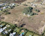 El complejo Terrazas de Ayres se ubica detrás del country Aires del Llano. Ahí se iban a levantar locales comerciales y departamentos. El complejo Terrazas de Ayres se ubica detrás del country Aires del Llano. Ahí se iban a levantar locales comerciales y departamentos.