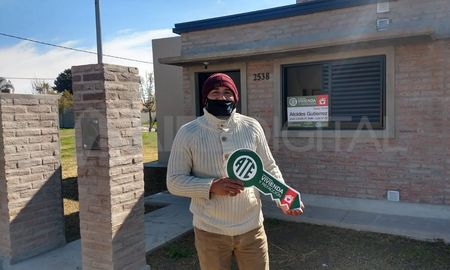La entrega fue en el barrio de ATE de la ciudad de Santo Tomé -ubicado sobre calle Lavalle al 2500-. La entrega fue en el barrio de ATE de la ciudad de Santo Tomé -ubicado sobre calle Lavalle al 2500-.