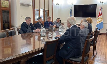 Rafael Gutiérrez, Roberto Falistocco, Eduardo Spuler y María Angélica Gastaldi, los jueces de la Corte Suprema que fueron a la Casa Gris para dialogar con Pullaro y sus colaboradores. Rafael Gutiérrez, Roberto Falistocco, Eduardo Spuler y María Angélica Gastaldi, los jueces de la Corte Suprema que fueron a la Casa Gris para dialogar con Pullaro y sus colaboradores.