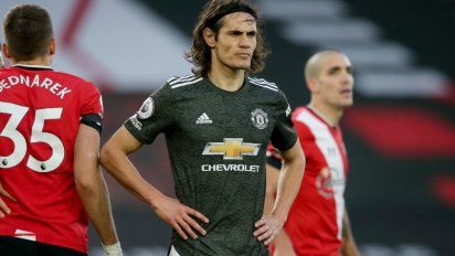 Premier League: Edinson Cavani se disculpó por su mensaje tras ser acusado de racista