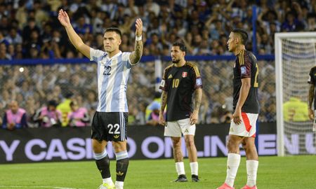 Lautaro Martínez marcó el primer gol de la noche para darle la ventaja a Argentina. Lautaro Martínez marcó el primer gol de la noche para darle la ventaja a Argentina.
