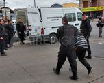 Desde el gobierno advierten que el traslado de presos a las cárceles debe ser cuidadosamente planificado, para no generar nuevos conflictos como los que sucedieron en marzo pasado. Desde el gobierno advierten que el traslado de presos a las cárceles debe ser cuidadosamente planificado, para no generar nuevos conflictos como los que sucedieron en marzo pasado.