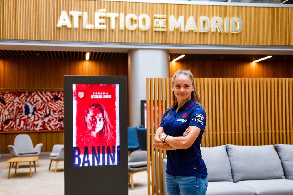 Estefanía Banini firmó con el Atlético de Madrid y tendrá su tercera etapa en el fútbol de España.