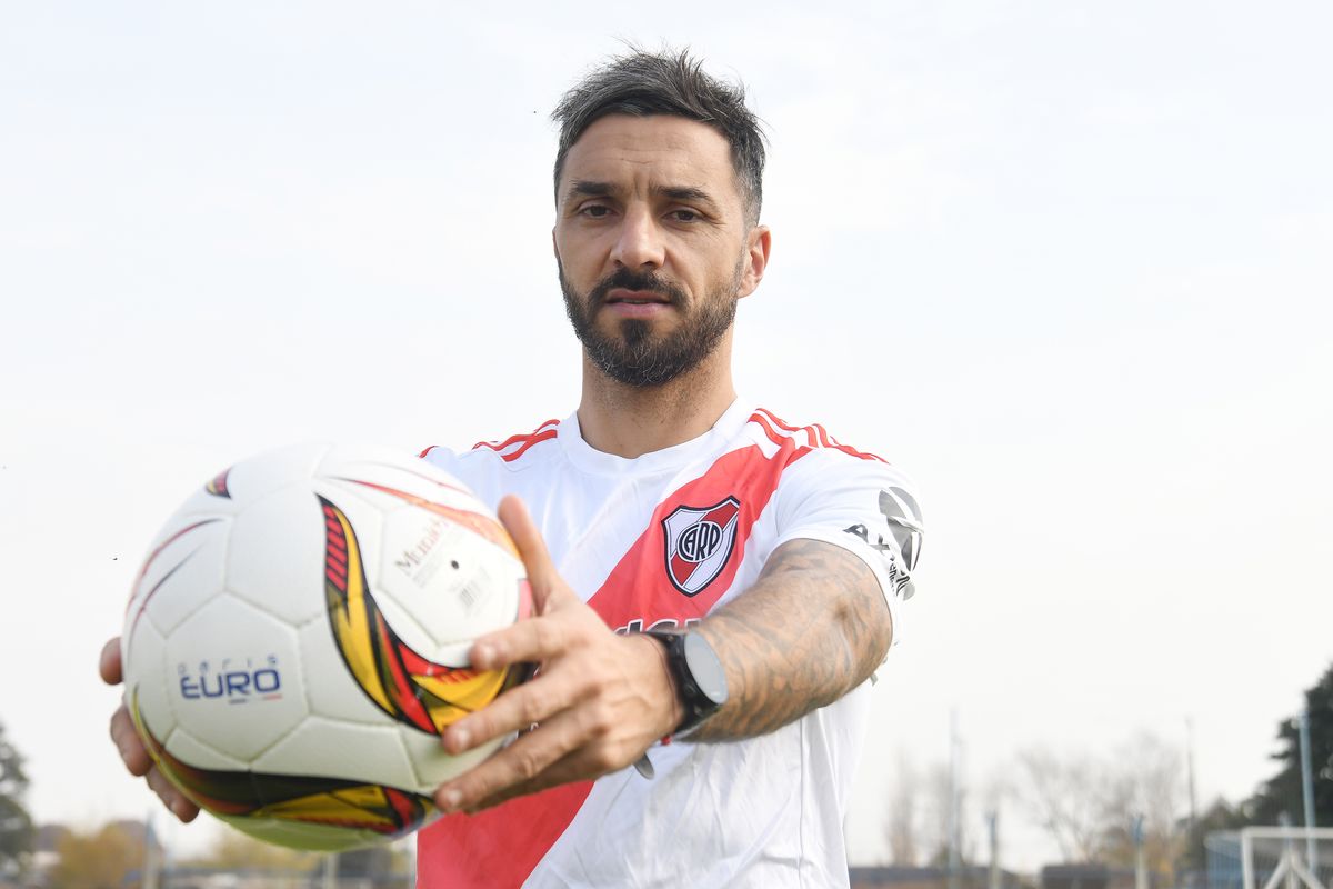 La nueva vida de Nacho Scocco en su pueblo: el compromiso con Hughes FC y su actualidad como jugador. La nueva vida de Nacho Scocco en su pueblo: el compromiso con Hughes FC y su actualidad como jugador.