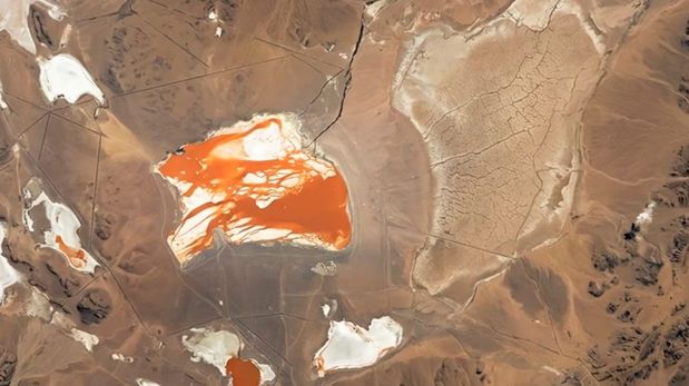 La NASA fotografió la Laguna Colorada desde la Estación Espacial Internacional.
