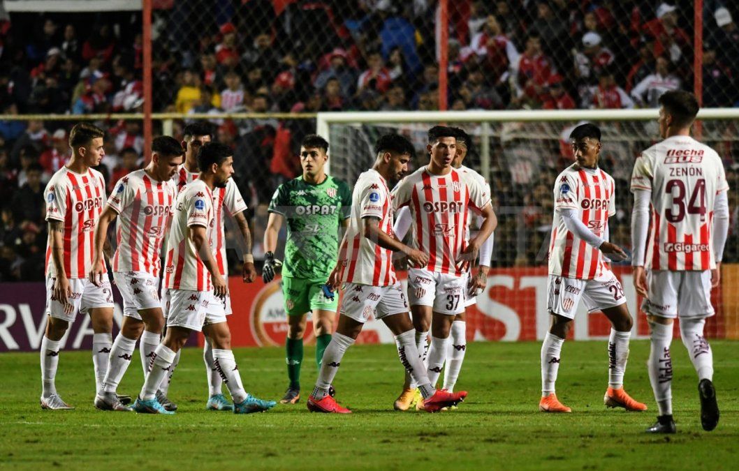 El Club Atlético Unión empató con Fluminense Football Club y deberá derrotar a Junior de Barranquilla para avanzar en la Conmebol Sudamericana.