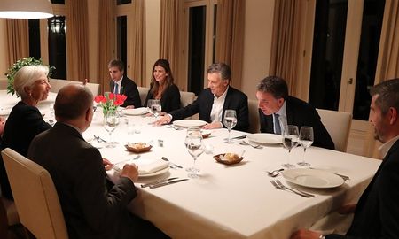 lagarde se reunio con macri y respaldo recortes lagarde se reunio con macri y respaldo recortes