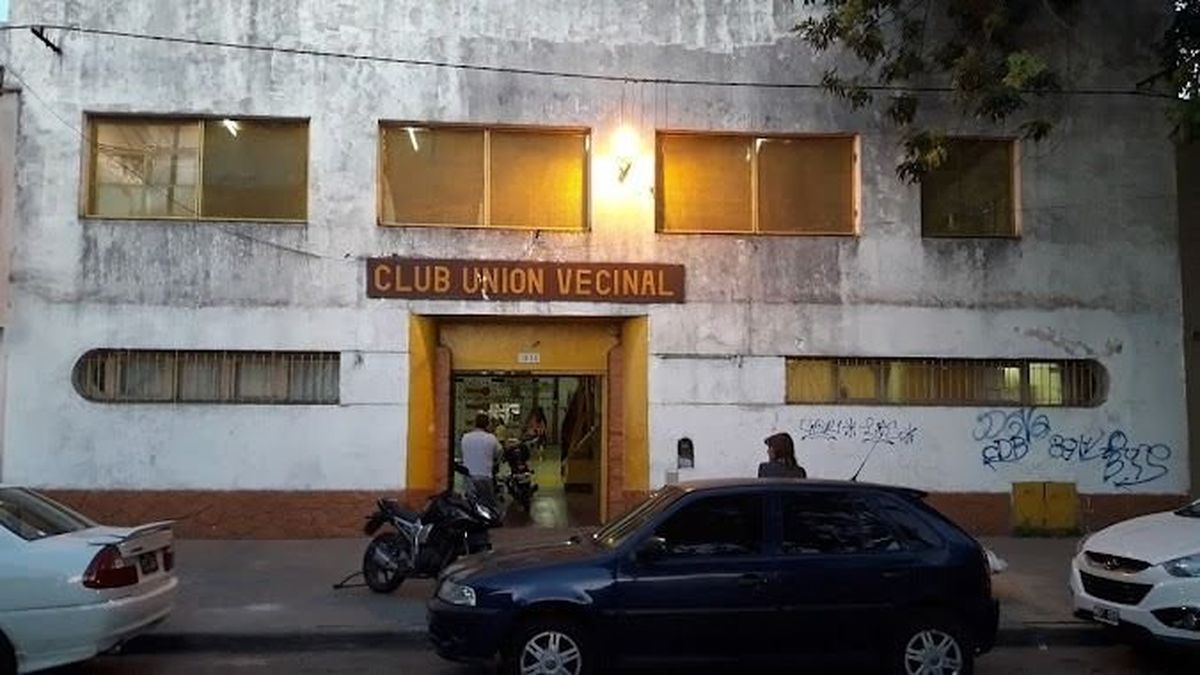 La tragedia ocurrió en un partido entre Unidos del Dique y Meridiano V, en la cancha de Unión Vecinal.