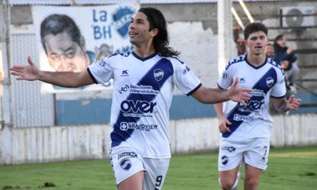 Ben Hur le ganó 2 a 0 a Defensores de Villa Ramallo en el debut de Adrián Gorostidi como entrenador. Ben Hur le ganó 2 a 0 a Defensores de Villa Ramallo en el debut de Adrián Gorostidi como entrenador.