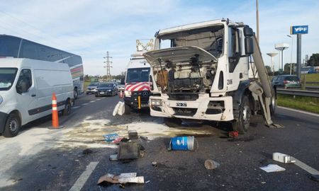 Ocurrió en el kilómetro 36 de la autopista, a la altura de Benavídez, mano al norte. Ocurrió en el kilómetro 36 de la autopista, a la altura de Benavídez, mano al norte.