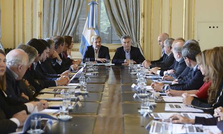 macri volvera a recibir a los gobernadores para firmar un acuerdo nacional macri volvera a recibir a los gobernadores para firmar un acuerdo nacional