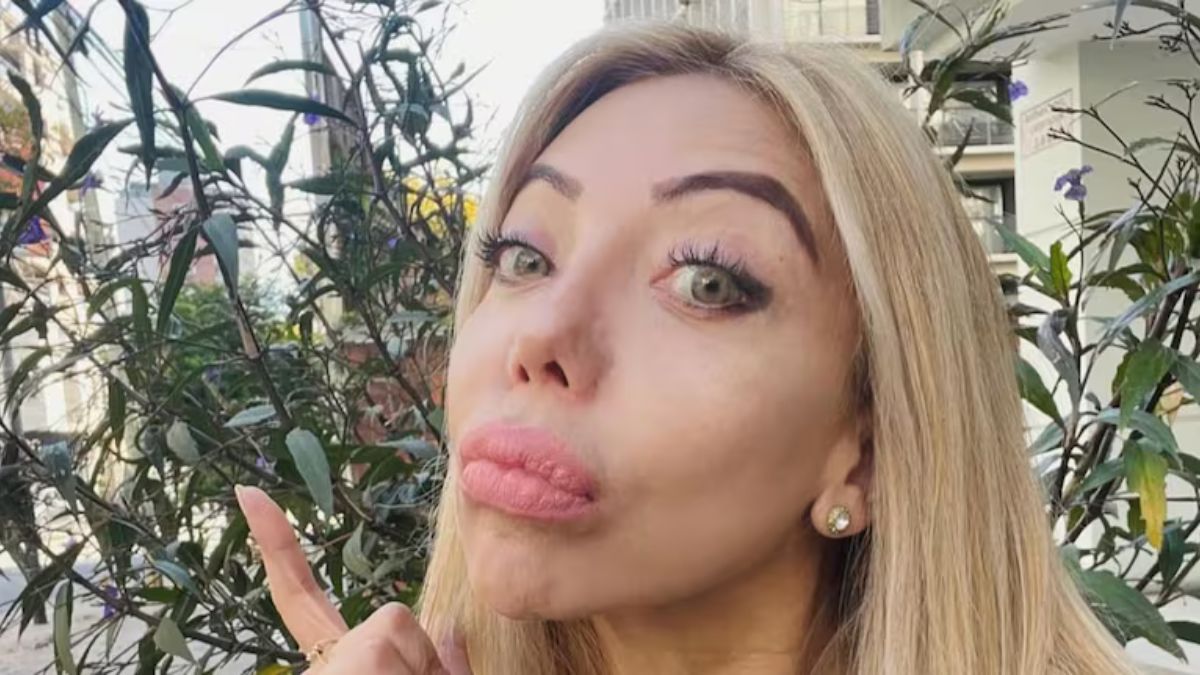 Rosemary "Oscurita" Maturana, la asesora de imagen señalada en el centro de la controversia por las presuntas filtraciones de audios privados que involucrarían al presidente Javier Milei. Rosemary "Oscurita" Maturana, la asesora de imagen señalada en el centro de la controversia por las presuntas filtraciones de audios privados que involucrarían al presidente Javier Milei.