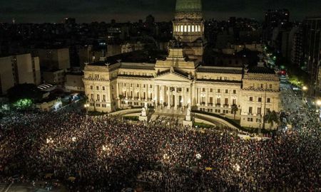 Mañana viernes por la noche habrá una marcha hacia el Congreso, convocada por la unidad piquetera y organizaciones de izquierda. Mañana viernes por la noche habrá una marcha hacia el Congreso, convocada por la unidad piquetera y organizaciones de izquierda.