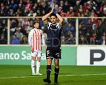 El Club Atlético Unión perdió con Gimnasia, volvió a dejar una pálida imagen en lo futbolístico y se aleja de la cima del Torneo de la Liga Profesional. El Club Atlético Unión perdió con Gimnasia, volvió a dejar una pálida imagen en lo futbolístico y se aleja de la cima del Torneo de la Liga Profesional.