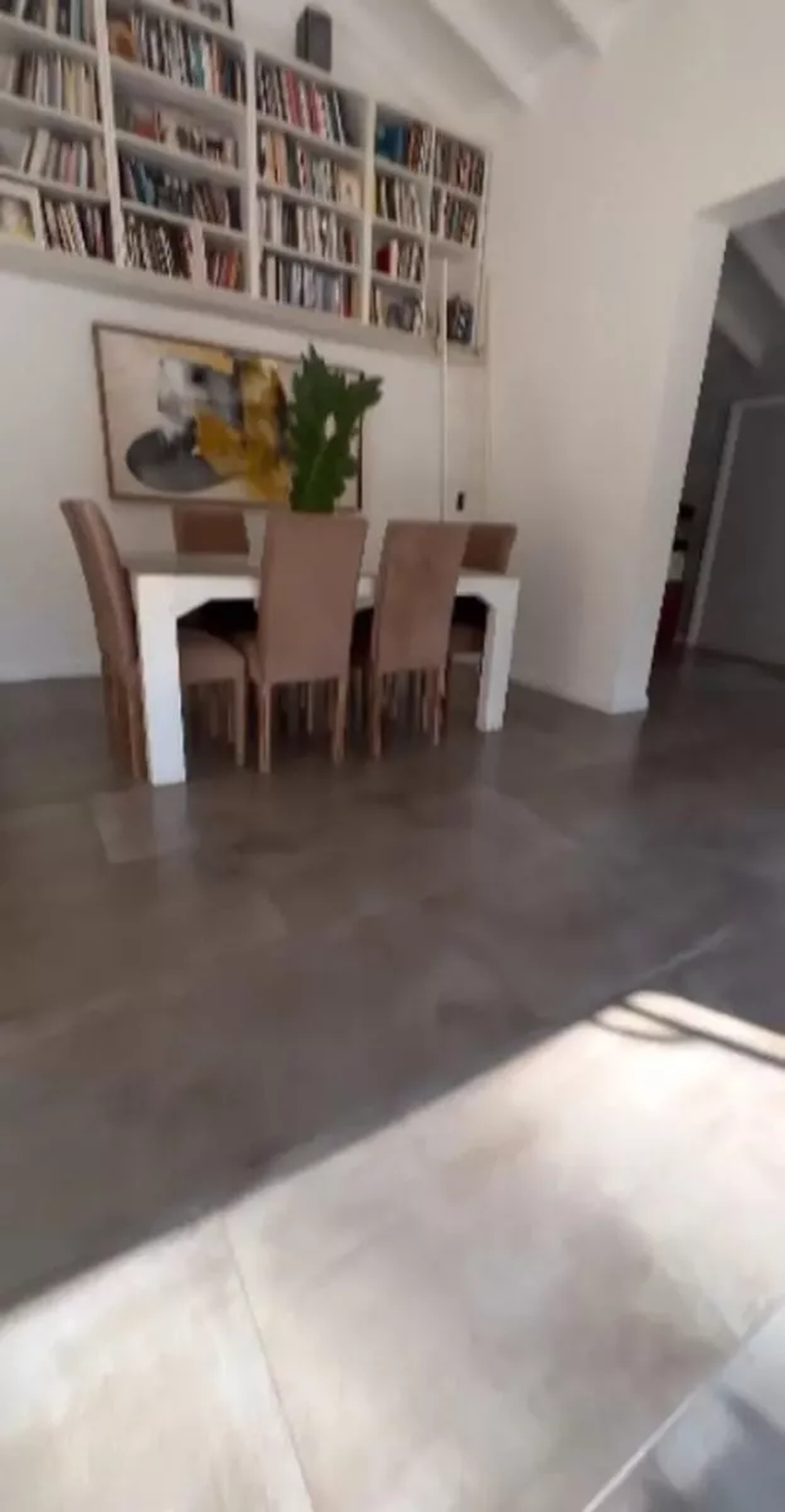 Un rincón de su living comedor casi terminado. Foto IG. Un rincón de su living comedor casi terminado. Foto IG.