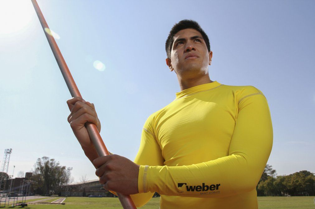 Tras un multitudinario velorio, trasladaron el cuerpo de Braian Toledo al cementerio de Marcos Paz