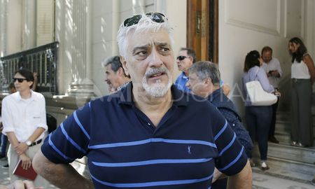 Osvaldo Agrafogo, secretario general de UTA, antes de ingresar a la reunión Osvaldo Agrafogo, secretario general de UTA, antes de ingresar a la reunión