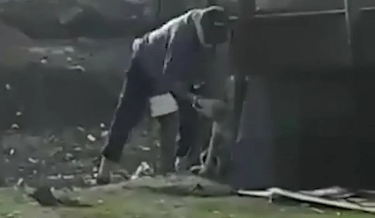 El acusado fue identificado como Ariel Tuninali, un expreso del penal de Lisandro Olmos, y actualmente se encuentra prófugo.