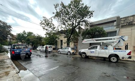 El incendio se produjo alrededor de las 9 de la mañana de este domingo y se investiga. El incendio se produjo alrededor de las 9 de la mañana de este domingo y se investiga.