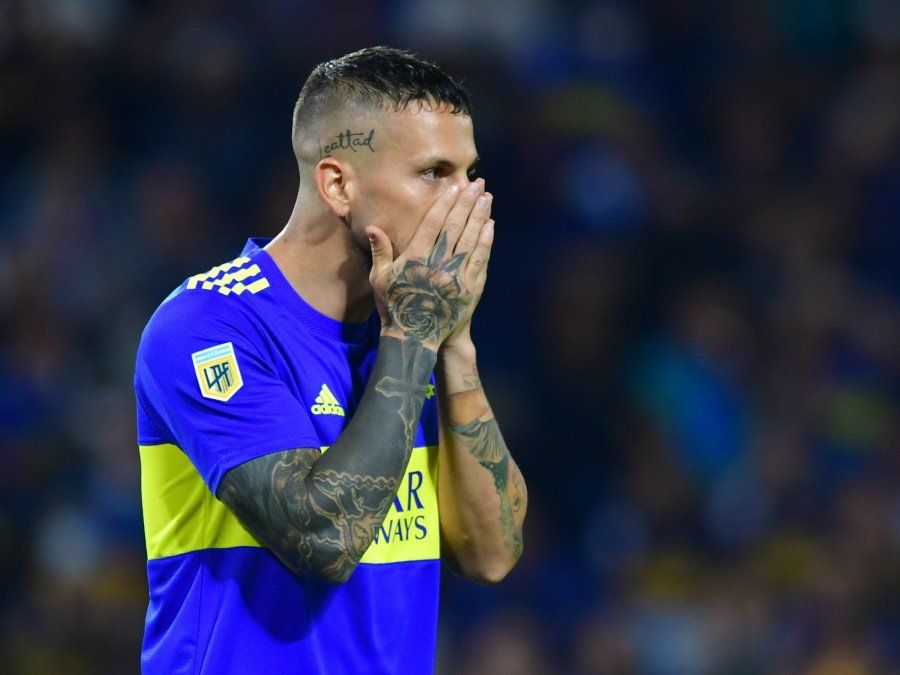 Darío Benedetto será baja en Boca Juniors ante Huracán por el fallecimiento de su abuela