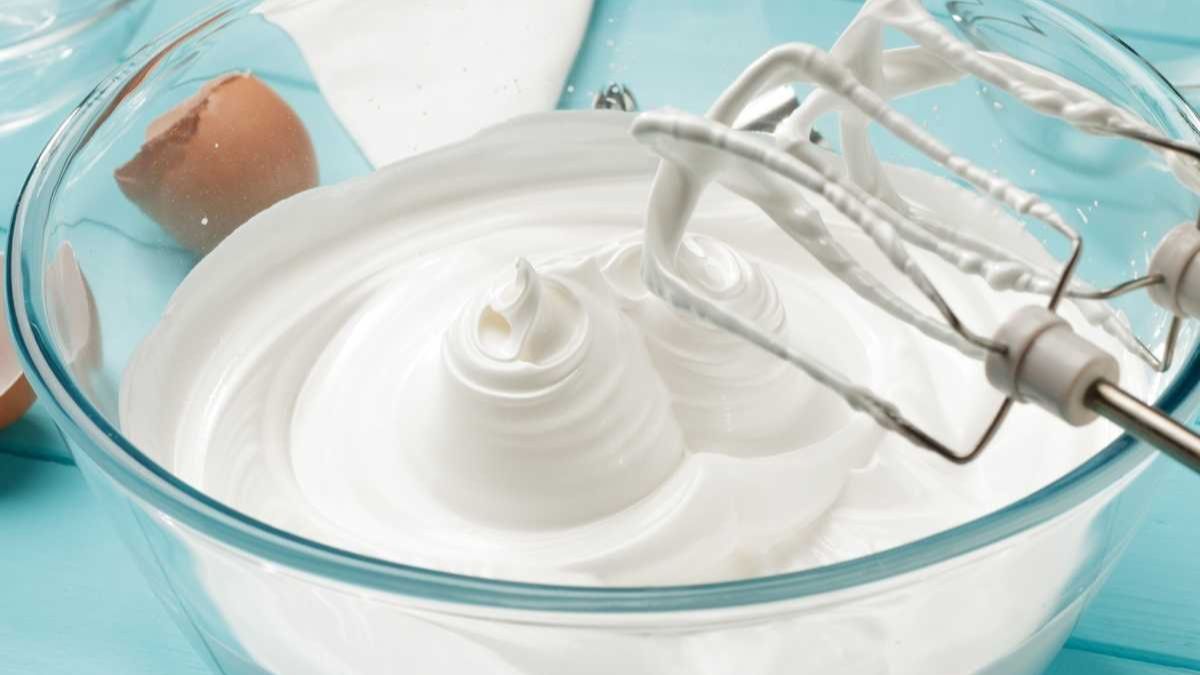 La receta infalible de merengue italiano para acompañar tus postres o tortas.