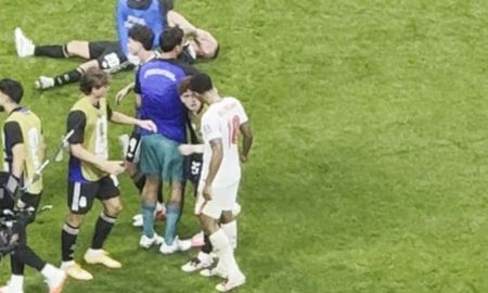 Mientras la Selección argentina celebraba la clasificación a la final del Mundial, el episodio quedó envuelto en incógnitas y alimentó todo tipo de especulaciones entre los usuarios en las redes sociales. Mientras la Selección argentina celebraba la clasificación a la final del Mundial, el episodio quedó envuelto en incógnitas y alimentó todo tipo de especulaciones entre los usuarios en las redes sociales.