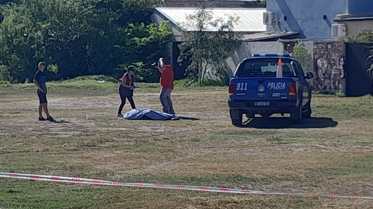 Personal de salud constató el fallecimiento del sospechoso en el lugar del hecho