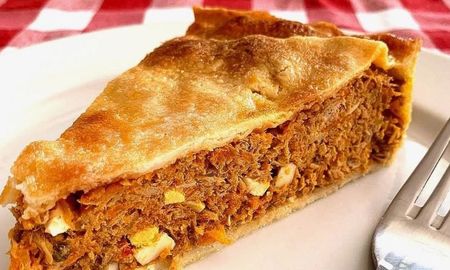 La receta fácil de tarta de atún casera con pocos ingredientes y lista en minutos. La receta fácil de tarta de atún casera con pocos ingredientes y lista en minutos.