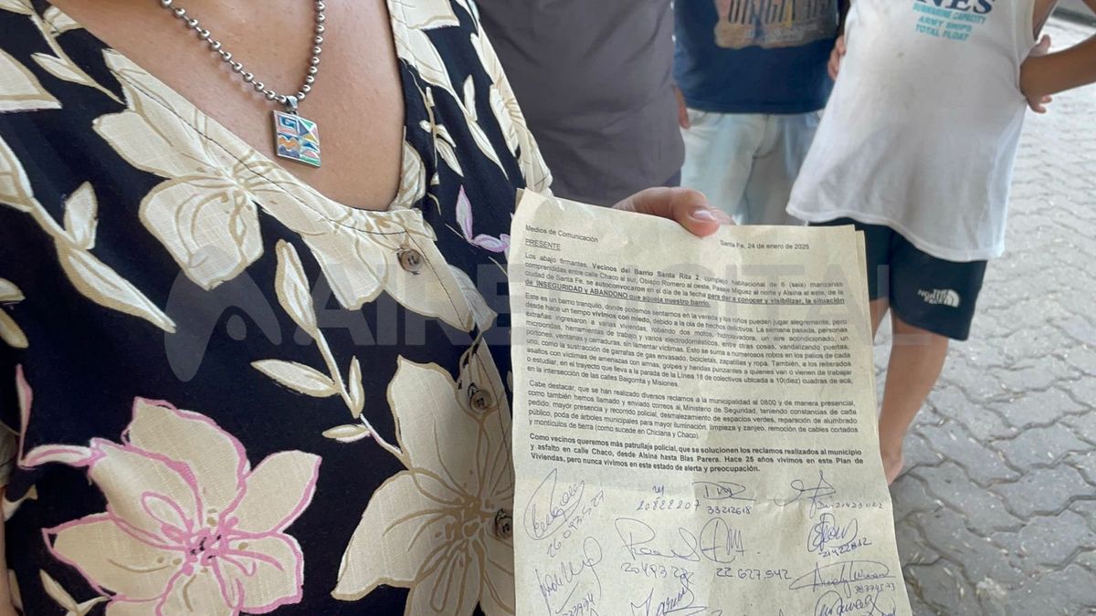 Los vecinos de barrio Santa Rita 2 presentaron diferentes notas a las autoridades.