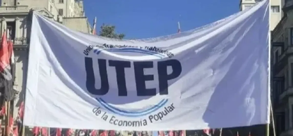 Miembros de la cooperativa (UTEP se movilizaban a la Municipalidad de Lanús para denunciar una supuesta “desproporción presupuestaria”
