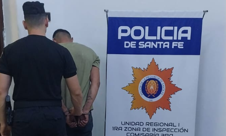 Uno de los evadidos recapturados por la policía durante este sábado Uno de los evadidos recapturados por la policía durante este sábado