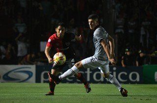 Colón recuperó la sonrisa ante Newells